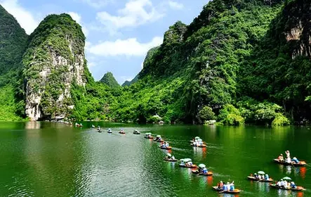 Excursão de dia inteiro pela antiga capital Tam Coc e Hoa Lu