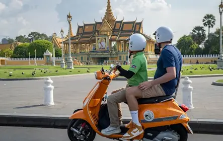 Phnom Penh: Passeio de Vespa
