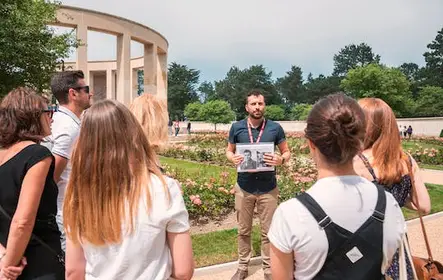 Visita guiada em pequenos grupos aos principais locais do Dia D e visita autoguiada ao museu Memorial de Caen
