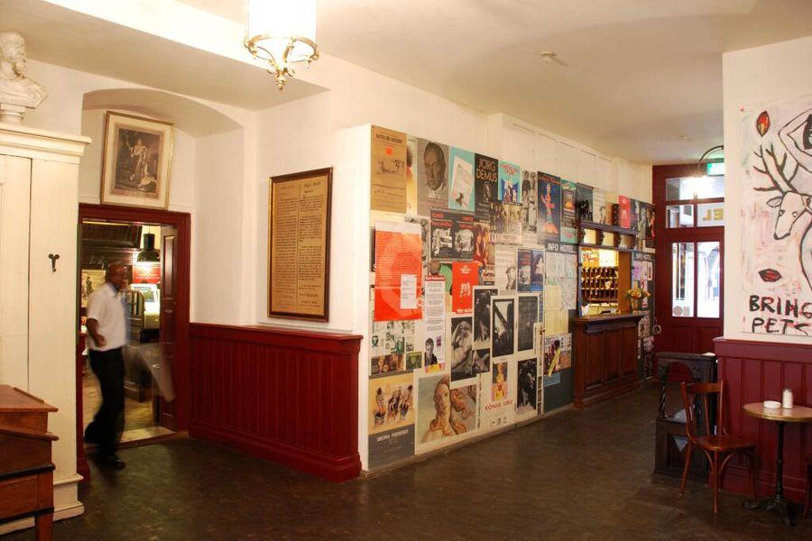 photo-0