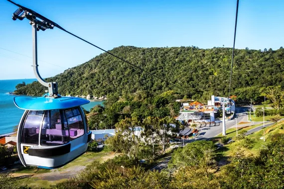 Teleférico na Praia de Laranjeiras, Balneário Camboriú