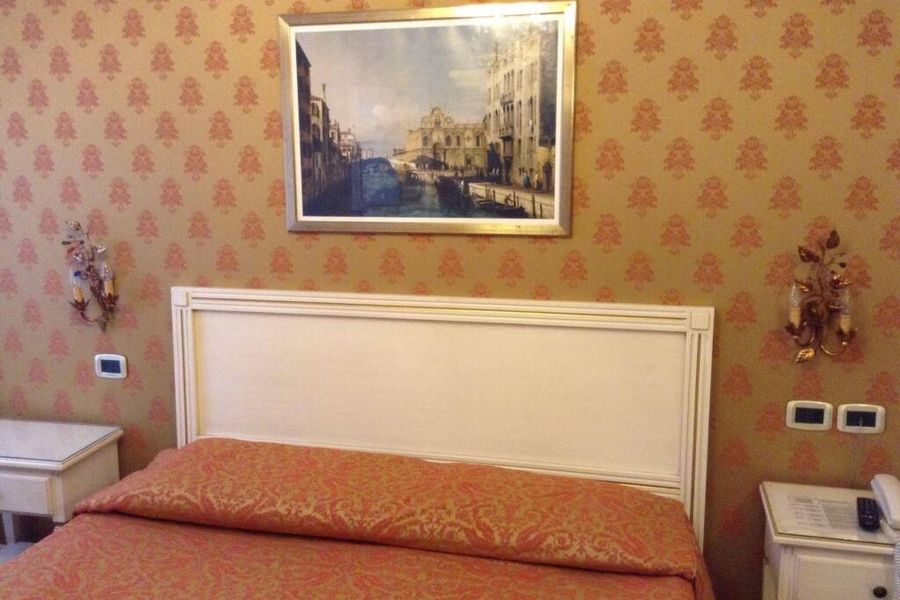 photo-0