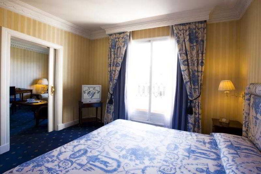 photo-0