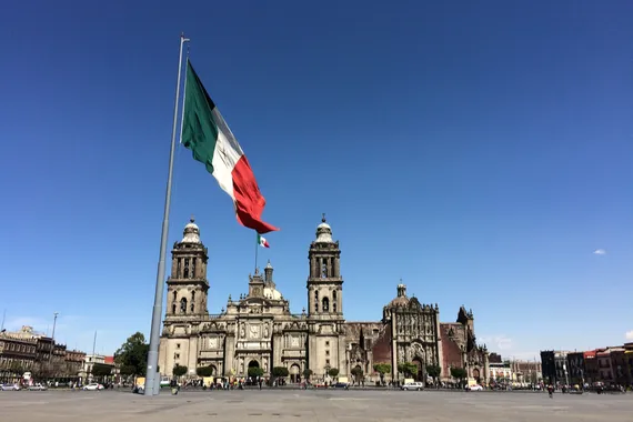 Plaza de la Constitución, o Zócalo