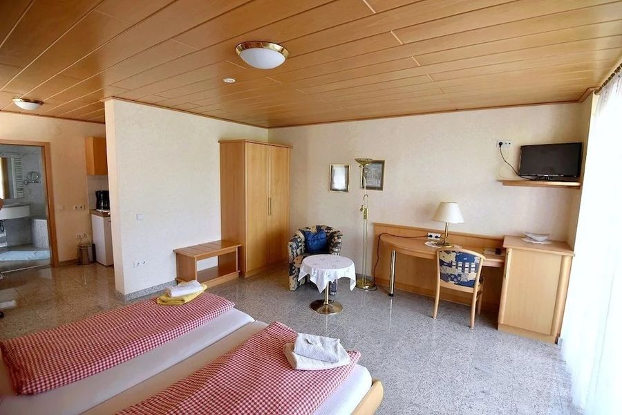 photo-0