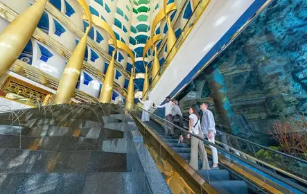 Experiencia turística dentro del Burj Al Arab
